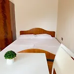 Vendégház Aliaj