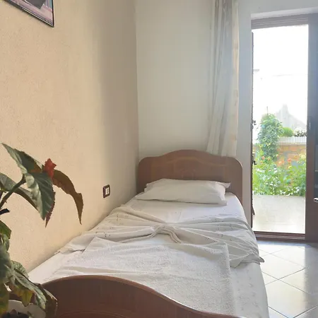 Aliaj Guest house Durres