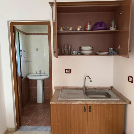 Aliaj Konukevi Dıraç